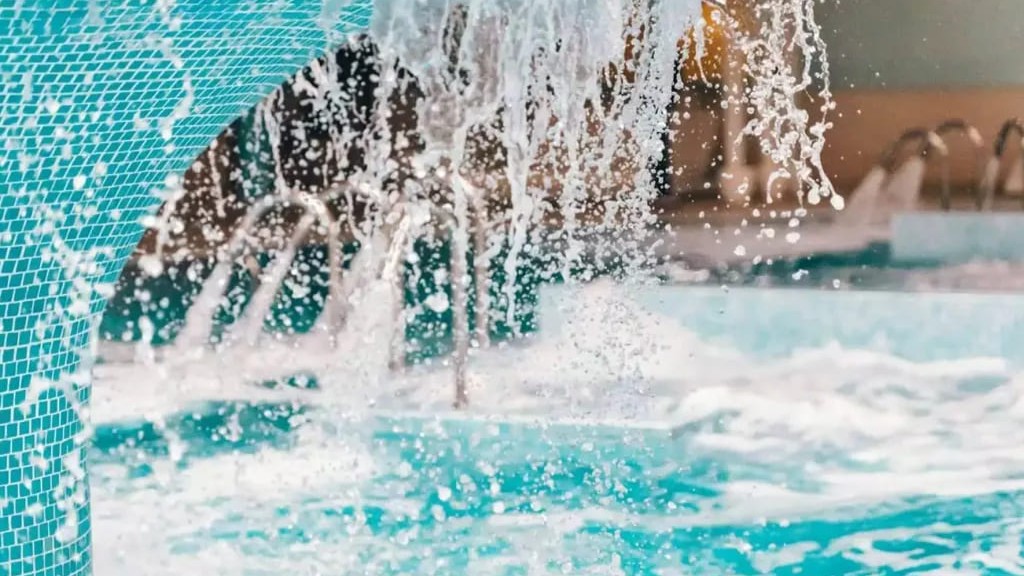 Thermal massage pool